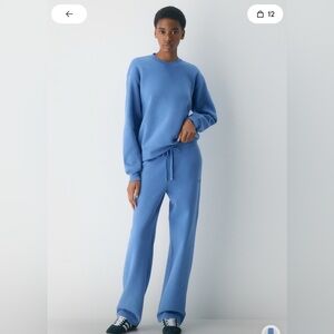 NWOT and never worn. Sweat fleece perfect banded sweatpant in dayflower blue